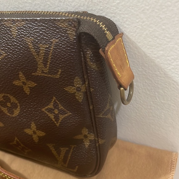 💥Authentic Vintage LV Monogram Pochette Crossbody Bag💥 - Picture 6 of 17
